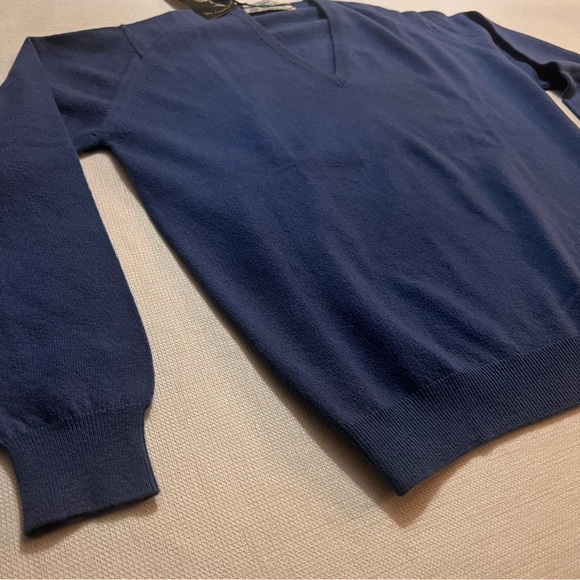 Vintage Hawick Scotland Teribus Fine Wool V Neck Sweater M (38) New w tag. Blue - Picture 4 of 9